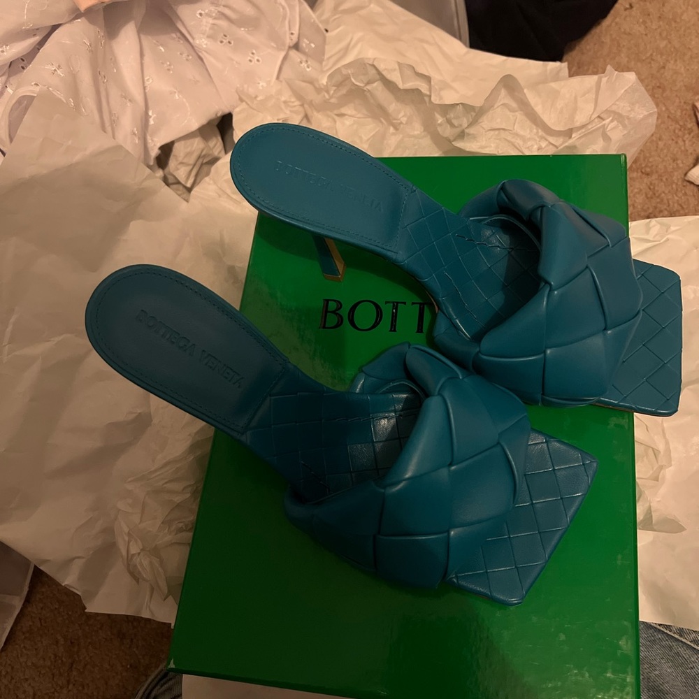 BOTTEGA VENETA LIDO MULES BRAND NEW WITH BOX AND DUST BAG